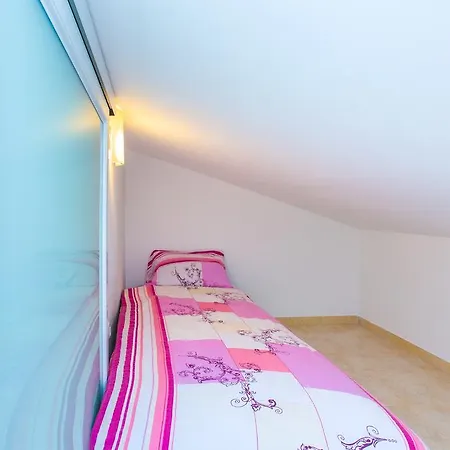 Apartman Sol *
